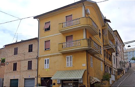 negozio in vendita a Montegranaro