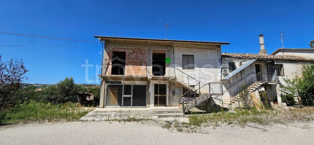 casa indipendente in vendita a Montegranaro in zona Guazzetti