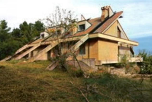 casa indipendente in vendita a Montegranaro in zona San Tommaso