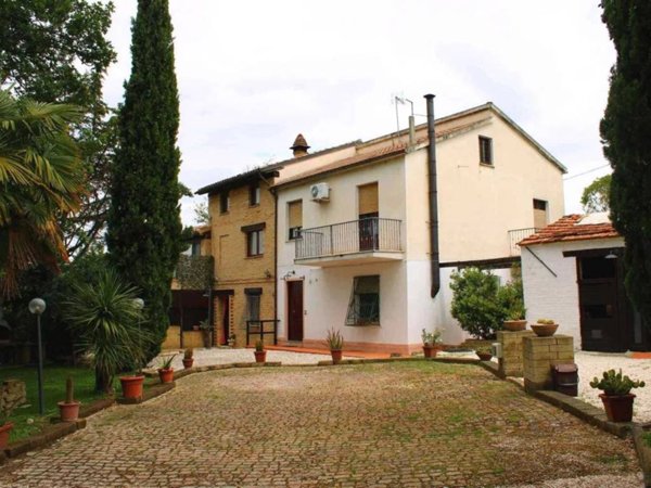 casa indipendente in vendita a Montegranaro