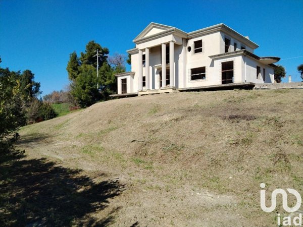 casa indipendente in vendita a Montegranaro