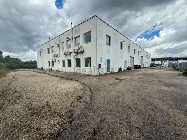 capannone in vendita a Montegranaro