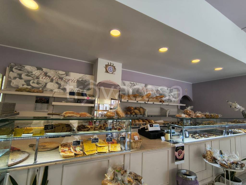 negozio in vendita a Montegranaro