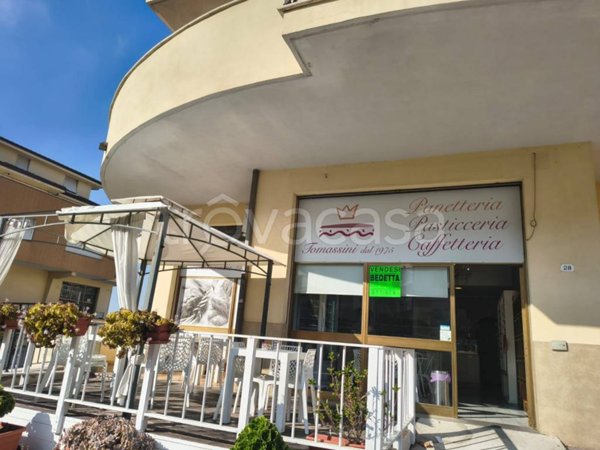 negozio in vendita a Montegranaro