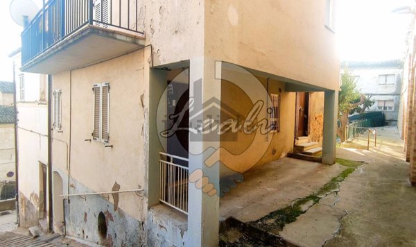 casa indipendente in vendita a Montegranaro