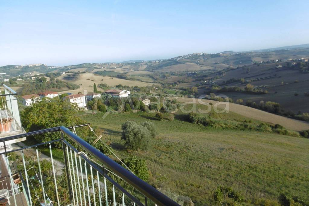 casa indipendente in vendita a Montegranaro