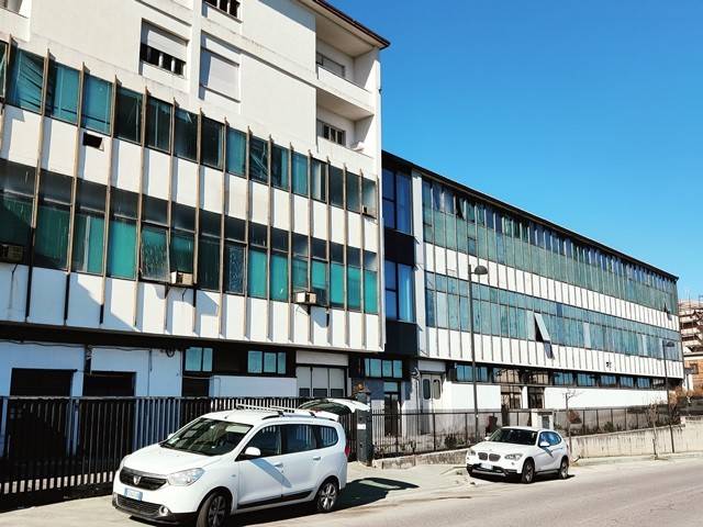 locale commerciale in vendita a Montegranaro