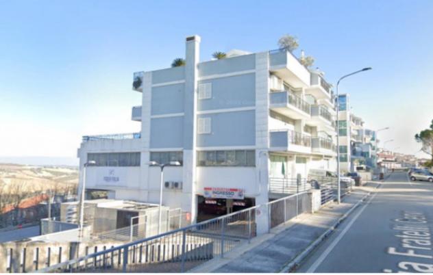 locale commerciale in vendita a Montegranaro