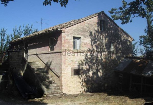 casa indipendente in vendita a Montegranaro