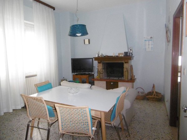 esavano in vendita a Montegranaro