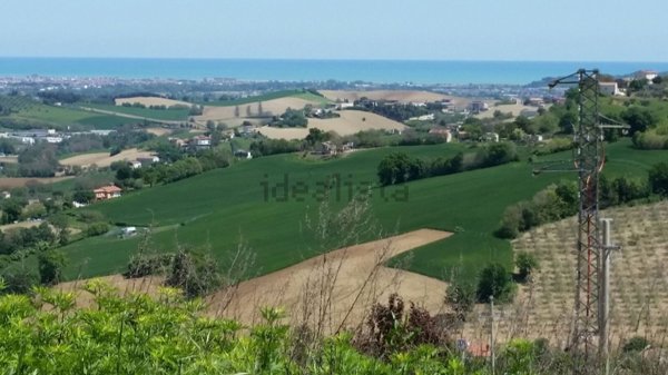 terreno edificabile in vendita a Montegranaro