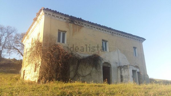 casale in vendita a Montegranaro