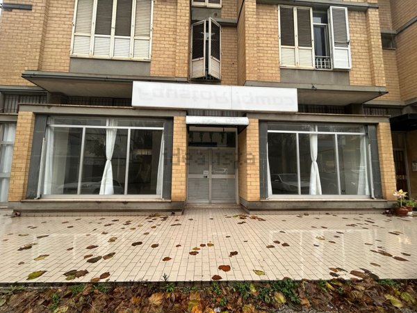 locale commerciale in vendita a Montegranaro