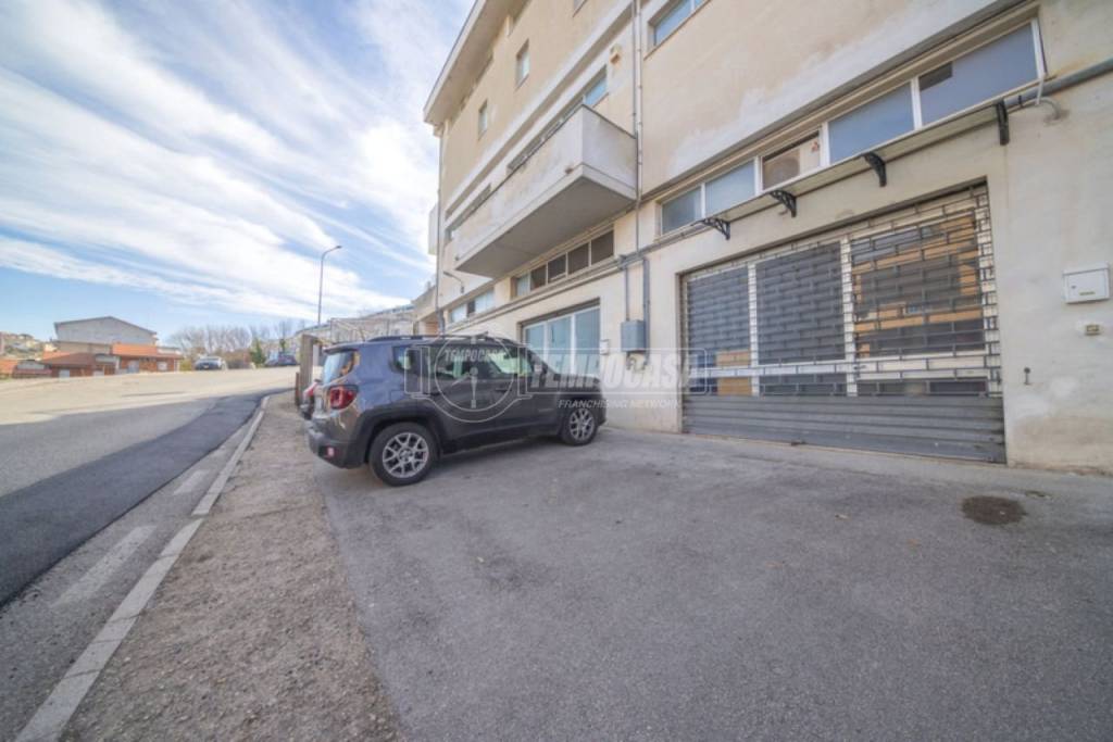 negozio in vendita a Montegranaro