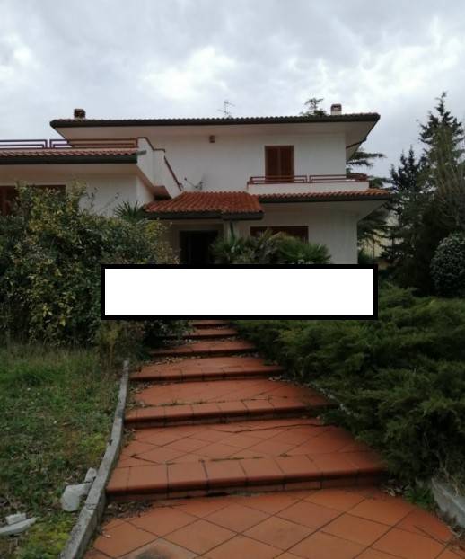 casa indipendente in vendita a Montegranaro