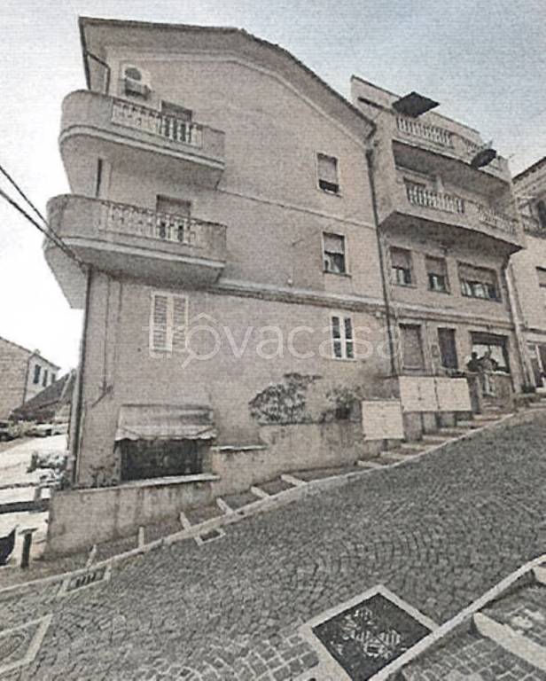 negozio in vendita a Montegranaro