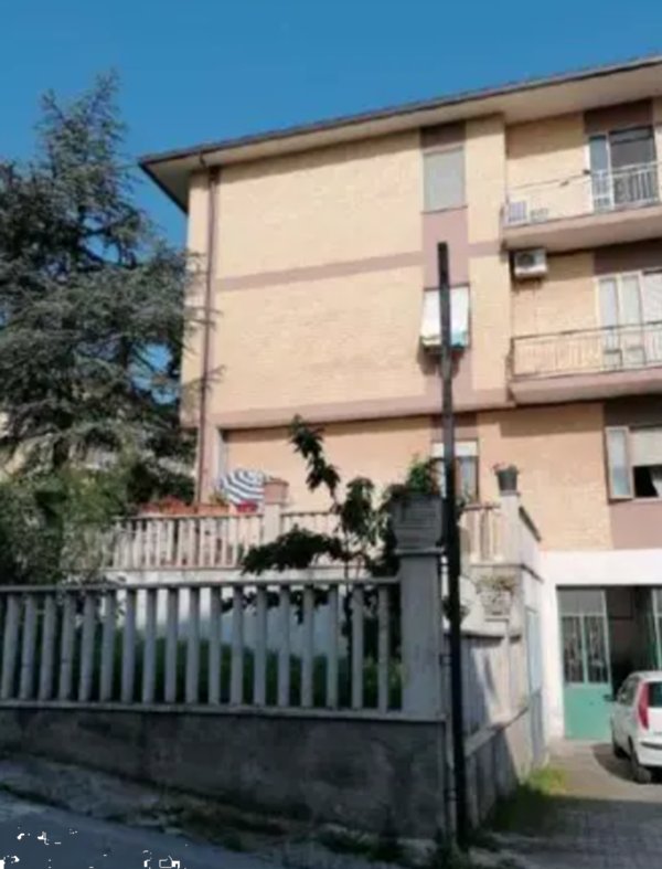 locale di sgombero in vendita a Montegranaro