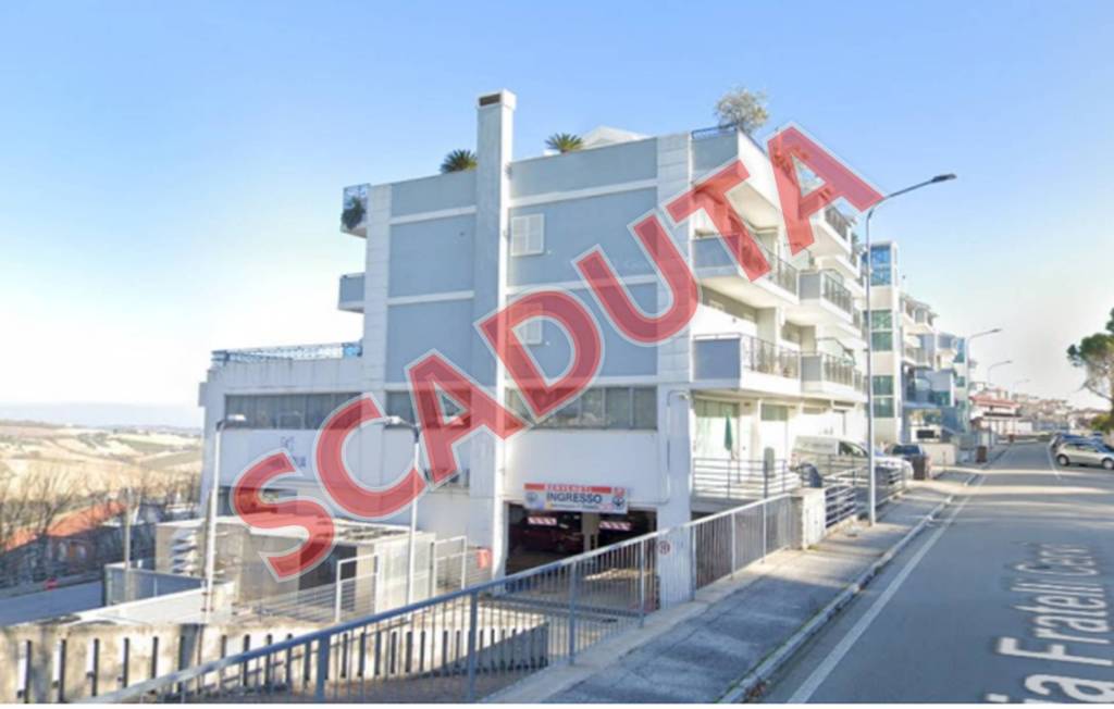 locale commerciale in vendita a Montegranaro