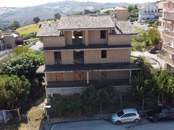 intera palazzina in vendita a Montegranaro
