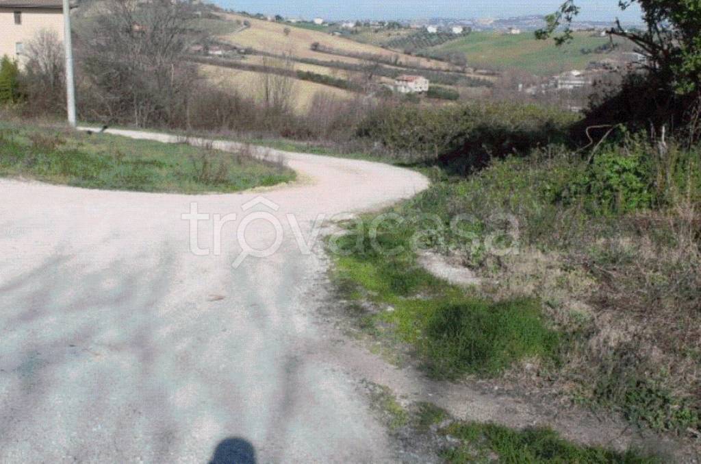 terreno edificabile in vendita a Montegranaro in zona Guazzetti