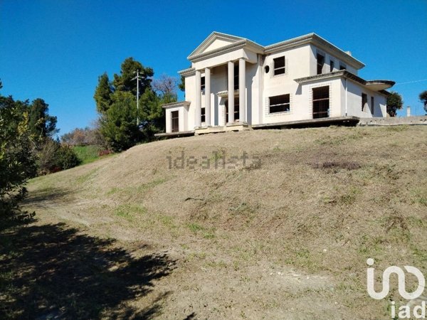 casa indipendente in vendita a Montegranaro