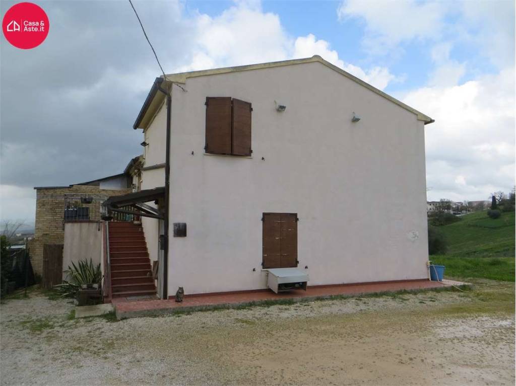 casa indipendente in vendita a Montegranaro