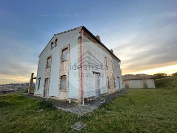 casa indipendente in vendita a Montegranaro