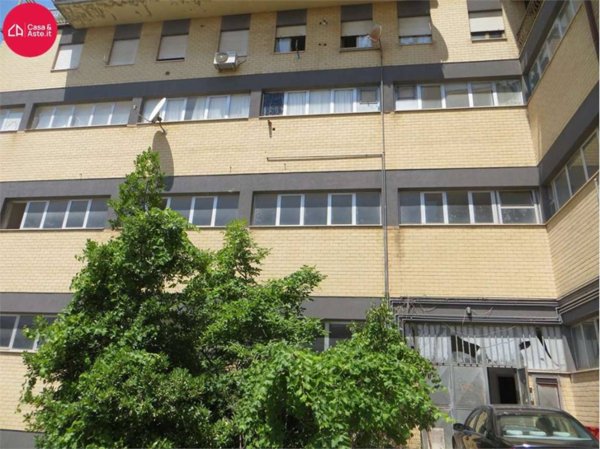 negozio in vendita a Montegranaro