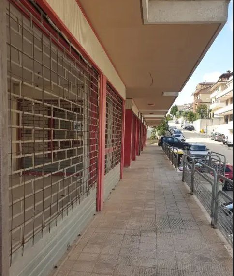 negozio in vendita a Montegranaro