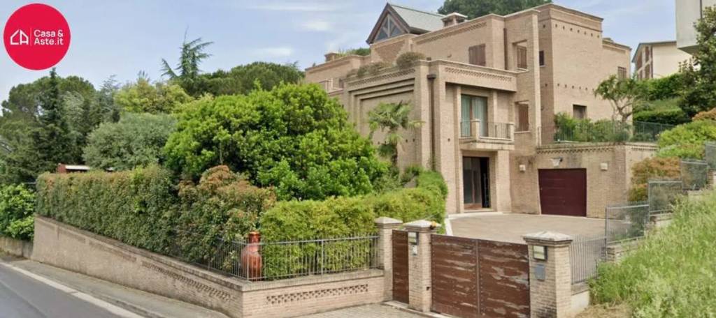 casa indipendente in vendita a Montegranaro