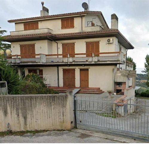 negozio in vendita a Montegranaro