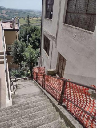 locale di sgombero in vendita a Montegranaro