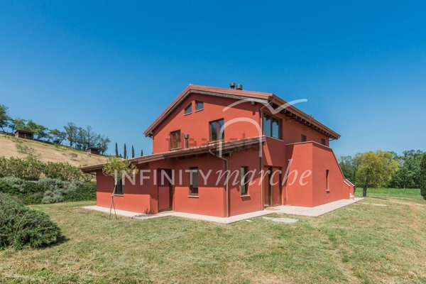 casa indipendente in vendita a Montegranaro
