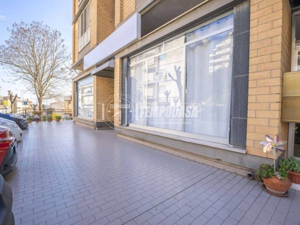 negozio in vendita a Montegranaro