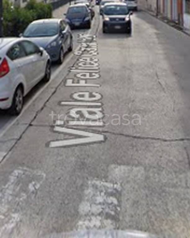 locale commerciale in vendita a Montegranaro