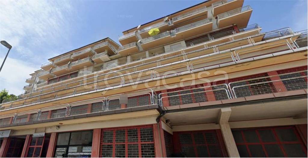 negozio in vendita a Montegranaro