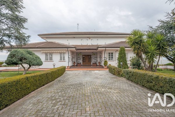 casa indipendente in vendita a Montegranaro