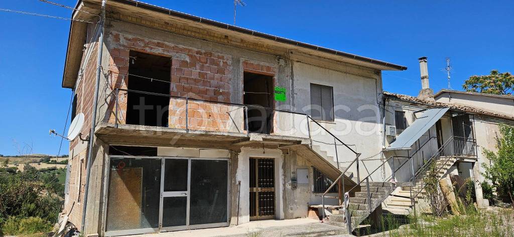 casa indipendente in vendita a Montegranaro in zona Guazzetti