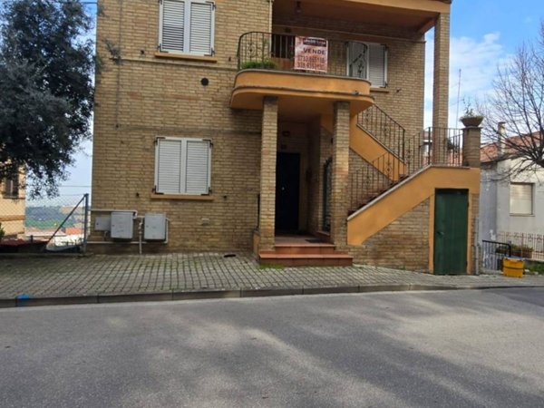 casa indipendente in vendita a Montegranaro