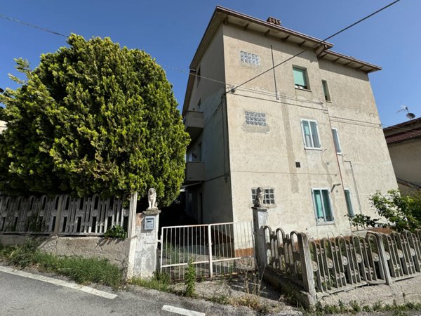 casa indipendente in vendita a Montegranaro