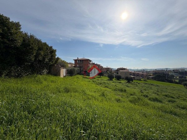 terreno edificabile in vendita a Montegranaro in zona Santa Leandra