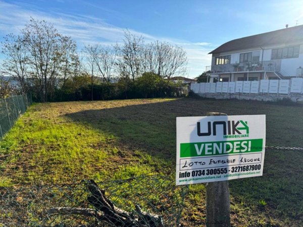 terreno edificabile in vendita a Montegranaro in zona Roccolo