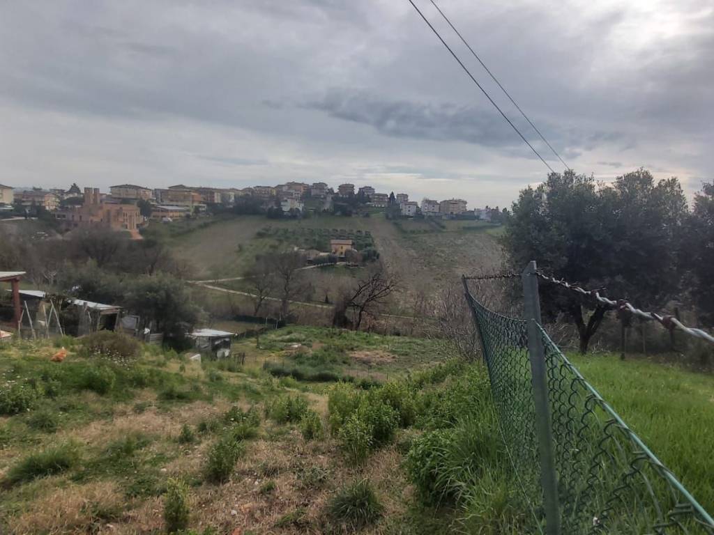 terreno edificabile in vendita a Montegranaro
