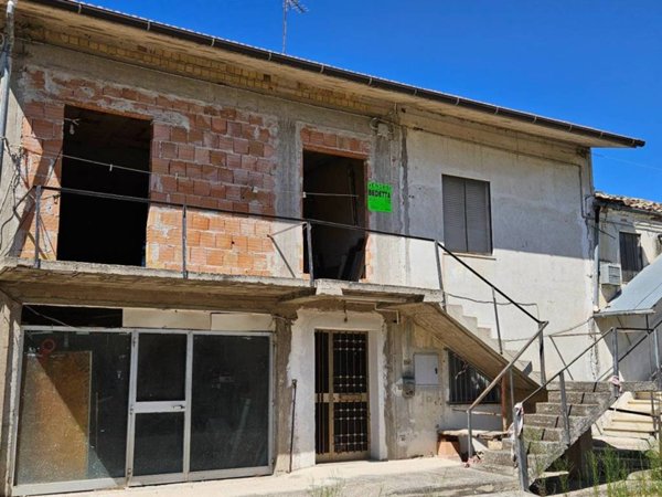 casa indipendente in vendita a Montegranaro