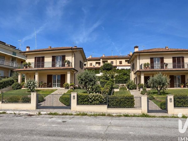 casa indipendente in vendita a Montegranaro