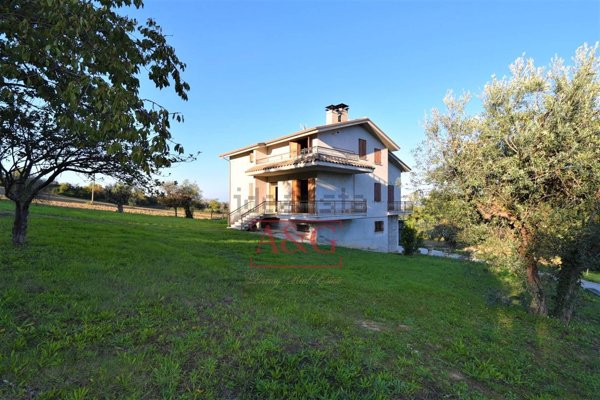 casa indipendente in vendita a Monteleone di Fermo