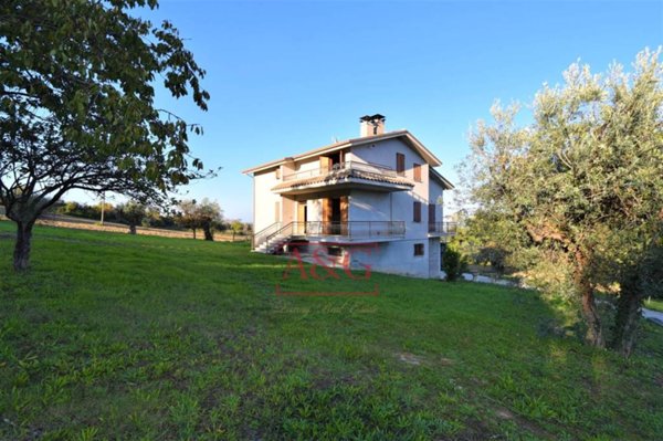 casa indipendente in vendita a Monteleone di Fermo