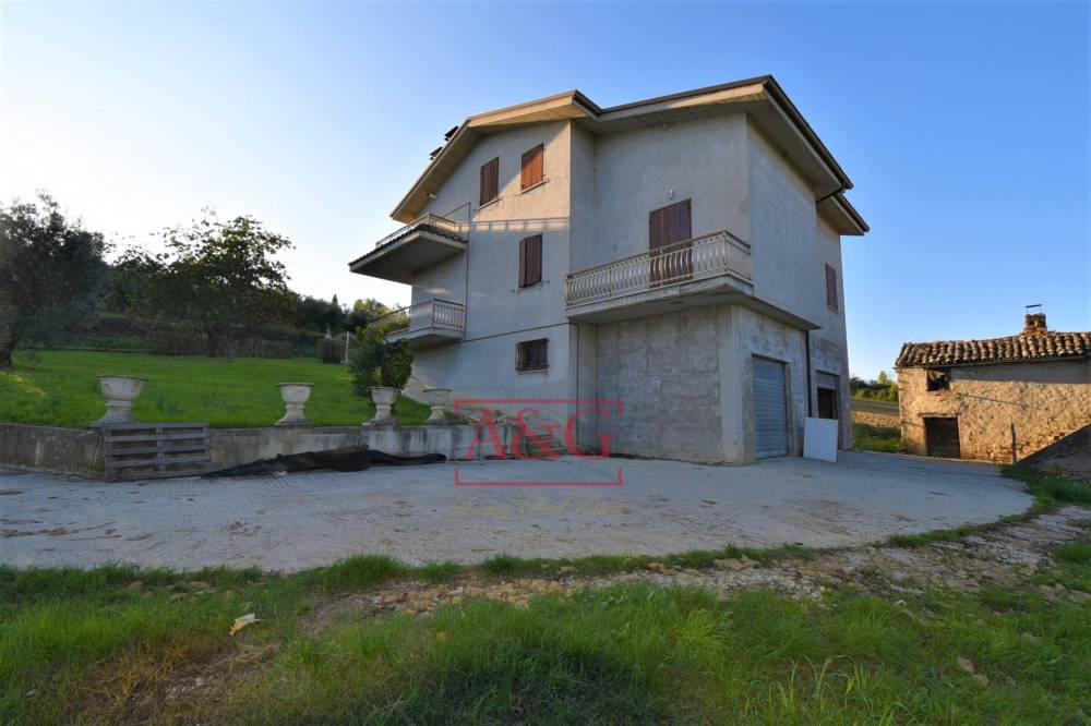 casa indipendente in vendita a Monteleone di Fermo