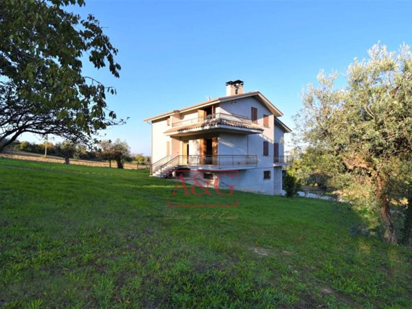 casa indipendente in vendita a Monteleone di Fermo