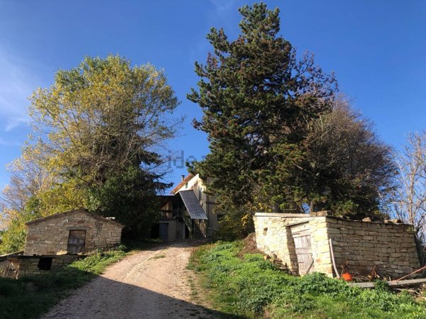 casa indipendente in vendita a Montelparo